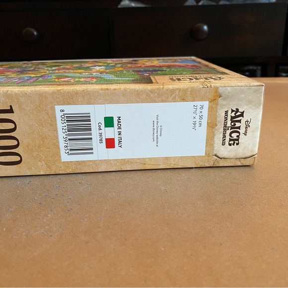 Clementoni Story Maps 1000 Piece Puzzle- “Alice in Wonderland” - Picture 2 of 3